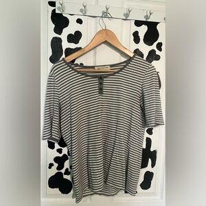 Size large, stripped Jones New York tee shirt